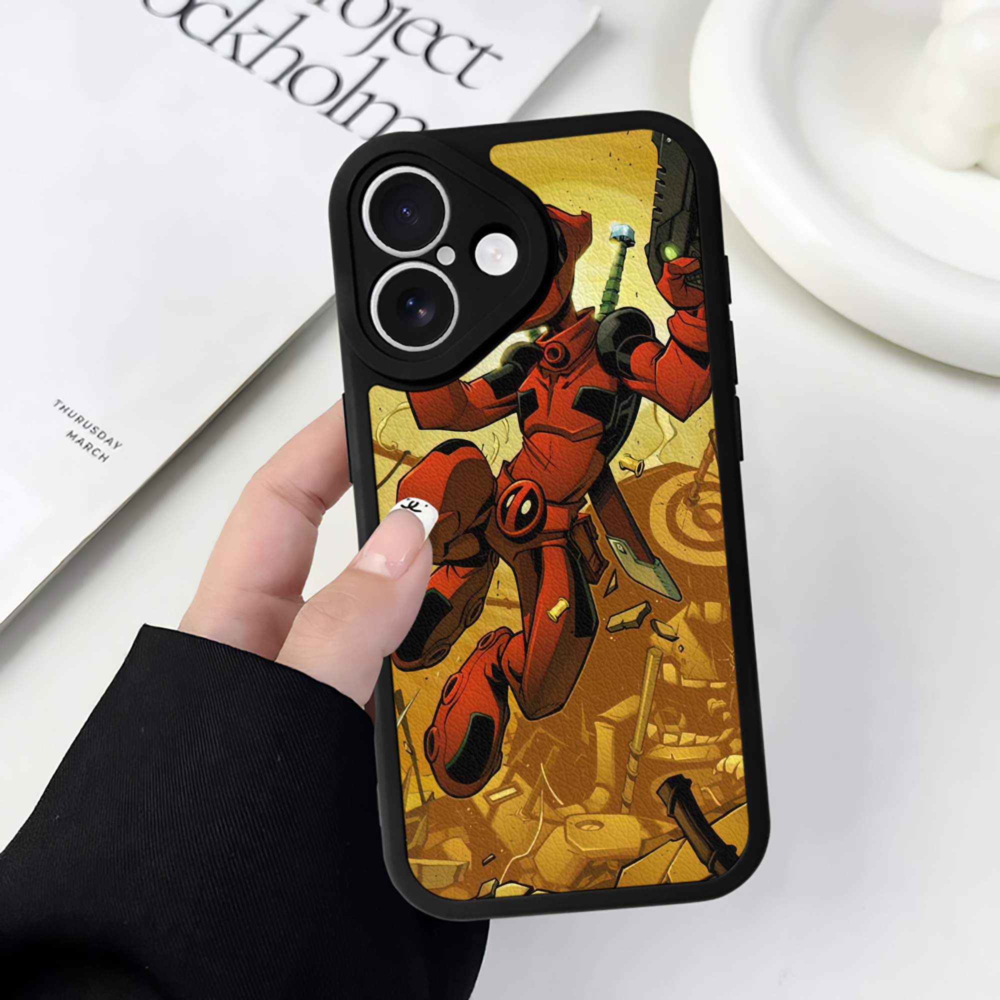 （画像用） Deadpool デッドプール 【iPhone 16シリーズ対応】シリコンスマホケース（レザー調） 材質：シリコン